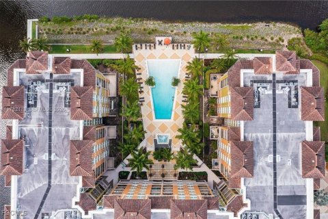 Condo in Fort Myers, Florida, 2 bedrooms № 1935713 - photo 27