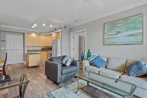 Copropriété à vendre à Fort Myers, Floride: 2 chambres, 93.18 m2 № 1935713 - photo 2