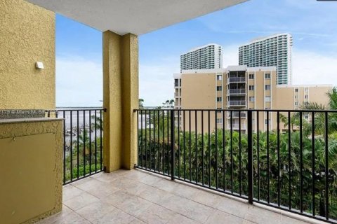 Copropriété à vendre à Fort Myers, Floride: 2 chambres, 93.18 m2 № 1935713 - photo 6