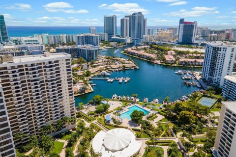 Condominio en venta en Hallandale Beach, Florida, 3 dormitorios, 144.93 m2 № 2056287 - foto 13