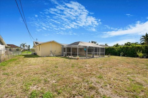 Villa ou maison à vendre à Cape Coral, Floride: 3 chambres № 1948070 - photo 18