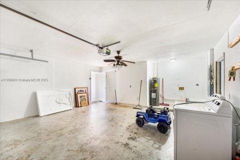 Villa ou maison à vendre à Cape Coral, Floride: 3 chambres № 1948070 - photo 15