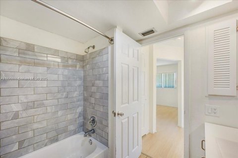 Villa ou maison à vendre à Cape Coral, Floride: 3 chambres № 1948070 - photo 13