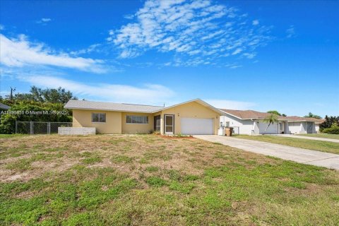 Villa ou maison à vendre à Cape Coral, Floride: 3 chambres № 1948070 - photo 20