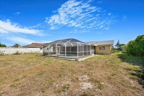 Villa ou maison à vendre à Cape Coral, Floride: 3 chambres № 1948070 - photo 19