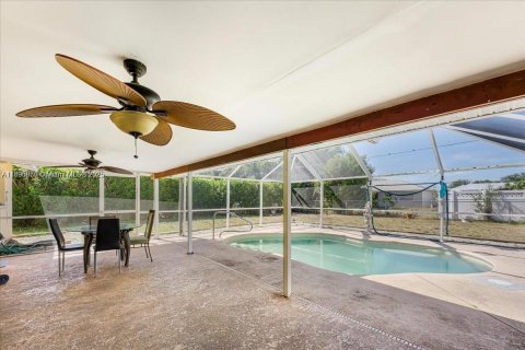 Villa ou maison à vendre à Cape Coral, Floride: 3 chambres № 1948070 - photo 16