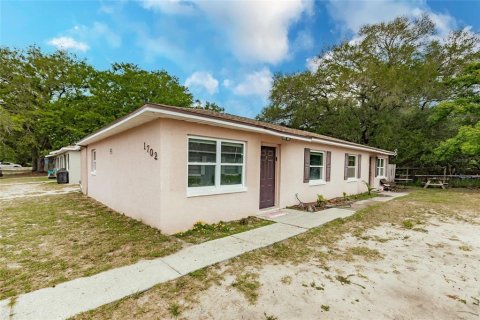 Propiedad comercial en Leesburg, Florida 4 dormitorios, 143.07 m2 № 2217703