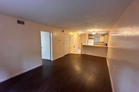 Condo in Gainesville, Florida, 2 bedrooms  № 1868927 - photo 6