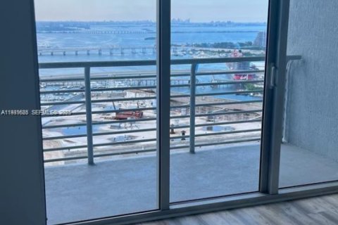 Снять в аренду кондоминиум в Майами, Флорида 2 спальни, 102.66м2, № 1990159 - фото 2