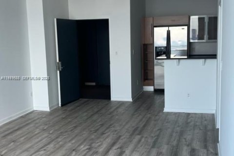 Снять в аренду кондоминиум в Майами, Флорида 2 спальни, 102.66м2, № 1990159 - фото 3