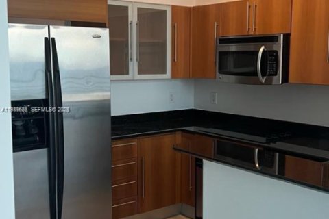 Снять в аренду кондоминиум в Майами, Флорида 2 спальни, 102.66м2, № 1990159 - фото 4