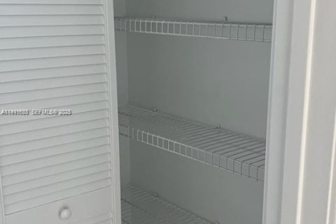 Снять в аренду кондоминиум в Майами, Флорида 2 спальни, 102.66м2, № 1990159 - фото 6