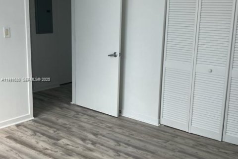 Снять в аренду кондоминиум в Майами, Флорида 2 спальни, 102.66м2, № 1990159 - фото 13