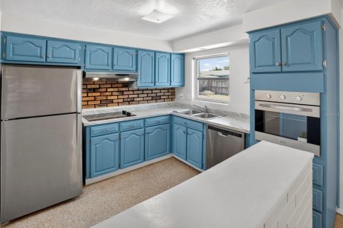 House in Seminole, Florida 4 bedrooms, 151.8 sq.m. № 2093217 - photo 5