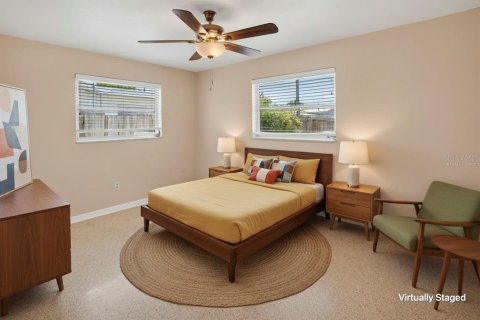 House in Seminole, Florida 4 bedrooms, 151.8 sq.m. № 2093217 - photo 8