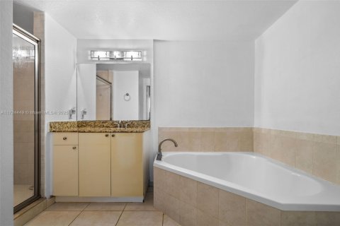 Купить кондоминиум в Холливуд, Флорида 2 спальни, 96.25м2, № 1474821 - фото 27