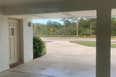 Commercial property in Lake Worth, Florida 2 bedrooms, 176.14 sq.m. № 1102021 - photo 1