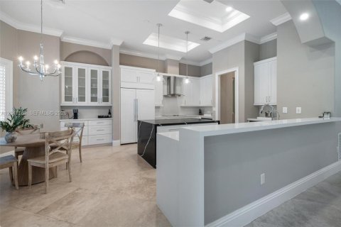 Villa ou maison à louer à Pinecrest, Floride: 5 chambres, 449.46 m2 № 2282920 - photo 6