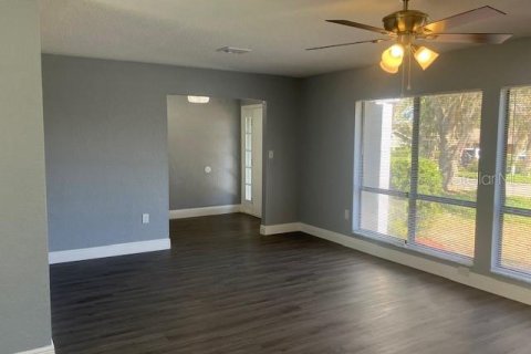 Casa en venta en Fruitland Park, Florida, 4 dormitorios, 187.85 m2 № 2215837 - foto 9