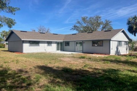 Casa en venta en Fruitland Park, Florida, 4 dormitorios, 187.85 m2 № 2215837 - foto 3