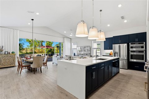 House in Winter Garden, Florida 3 bedrooms, 205.04 sq.m. № 2420031 - photo 6