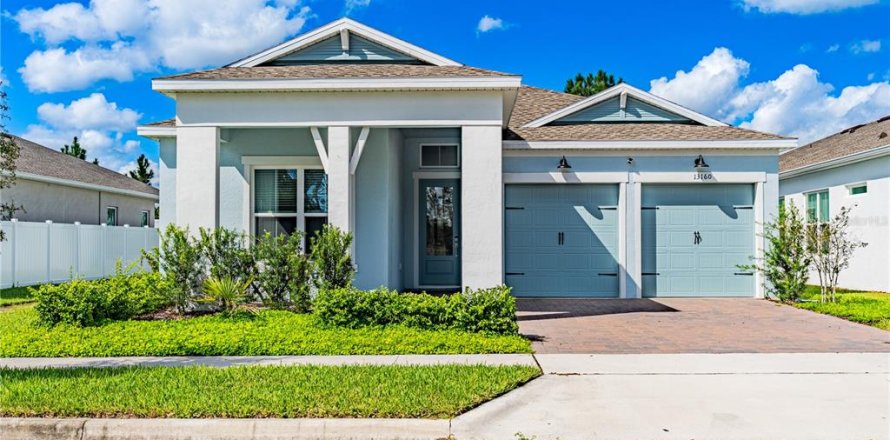 House in Winter Garden, Florida 3 bedrooms, 205.04 sq.m. № 2420031