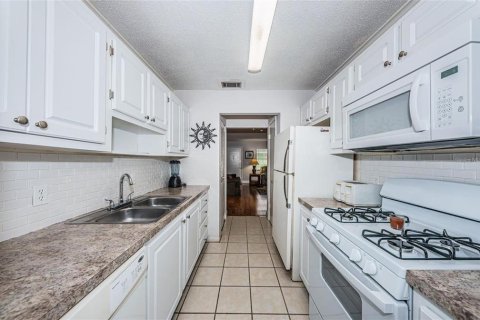 Condo in Saint Petersburg, Florida, 1 bedroom  № 2209158 - photo 6