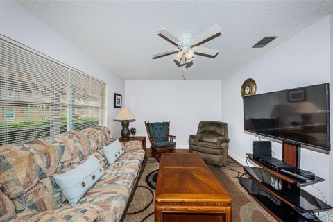 Condo in Saint Petersburg, Florida, 1 bedroom  № 2209158 - photo 4