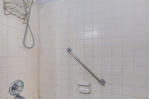 Condo in Saint Petersburg, Florida, 1 bedroom  № 2209158 - photo 11