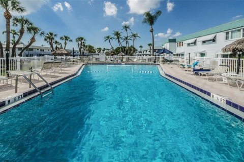 Condo in Saint Petersburg, Florida, 1 bedroom  № 2209158 - photo 13