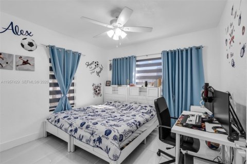 Villa ou maison à vendre à Miami, Floride: 3 chambres, 94.02 m2 № 2023723 - photo 13