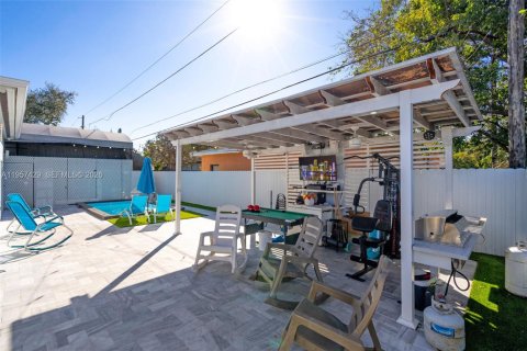 Villa ou maison à vendre à Miami, Floride: 3 chambres, 94.02 m2 № 2023723 - photo 28