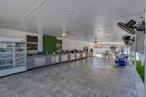Villa ou maison à vendre à Miami, Floride: 3 chambres, 94.02 m2 № 2023723 - photo 25