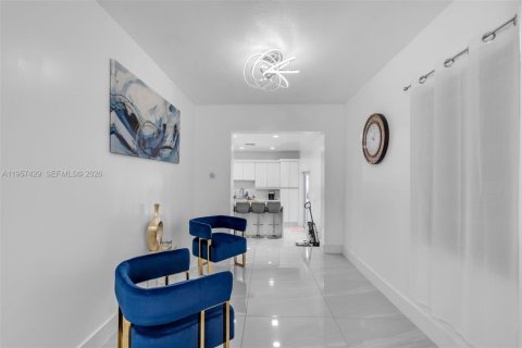 Villa ou maison à vendre à Miami, Floride: 3 chambres, 94.02 m2 № 2023723 - photo 8