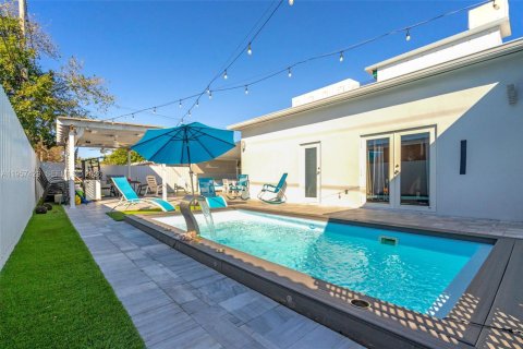 Villa ou maison à vendre à Miami, Floride: 3 chambres, 94.02 m2 № 2023723 - photo 29