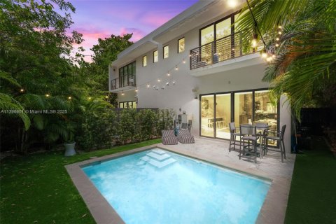 Propiedad comercial en venta en Miami, Florida, 432.92 m2 № 1674283 - foto 16