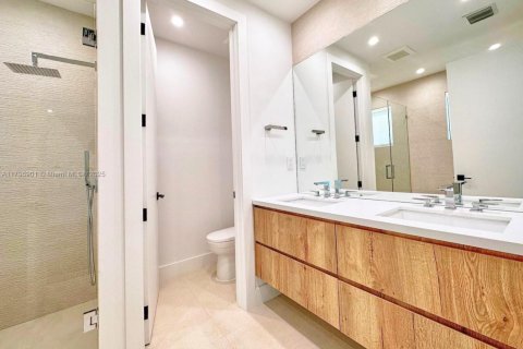 Propiedad comercial en venta en Miami, Florida, 432.92 m2 № 1674283 - foto 20