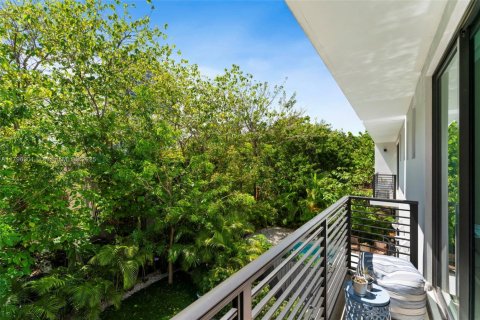 Propiedad comercial en venta en Miami, Florida, 432.92 m2 № 1674283 - foto 24