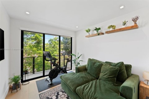 Propiedad comercial en venta en Miami, Florida, 432.92 m2 № 1674283 - foto 22
