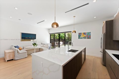 Propiedad comercial en venta en Miami, Florida, 432.92 m2 № 1674283 - foto 8
