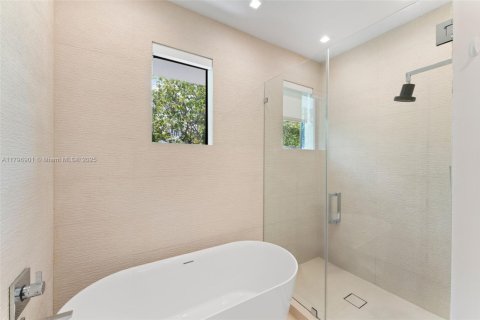 Propiedad comercial en venta en Miami, Florida, 432.92 m2 № 1674283 - foto 19