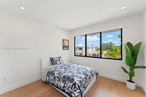 Propiedad comercial en venta en Miami, Florida, 432.92 m2 № 1674283 - foto 26