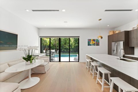 Propiedad comercial en venta en Miami, Florida, 432.92 m2 № 1674283 - foto 7