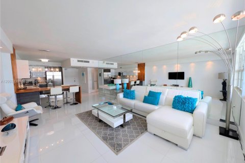 Condo in Miami Beach, Florida, 1 bedroom  № 2066722