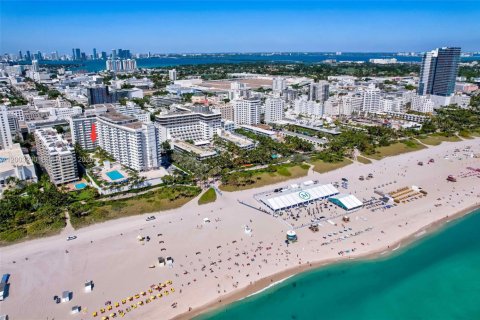Condo in Miami Beach, Florida, 1 bedroom  № 2066722 - photo 15