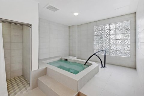 Condo in Longboat Key, Florida, 1 bedroom № 2117289 - photo 29
