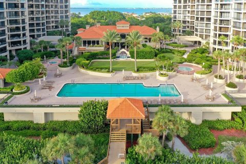 Condo in Longboat Key, Florida, 1 bedroom № 2117289 - photo 20