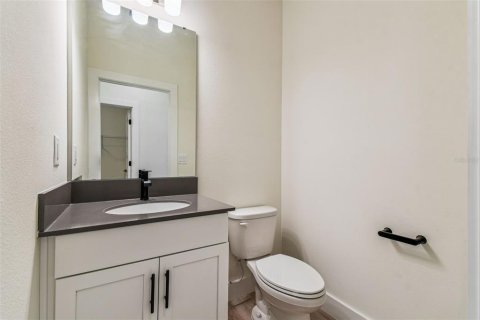 House in New Port Richey, Florida 4 bedrooms, 230.68 sq.m. № 1806985 - photo 22