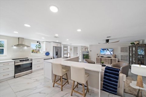 Villa ou maison à vendre à Sarasota, Floride: 2 chambres, 133.59 m2 № 2143655 - photo 11