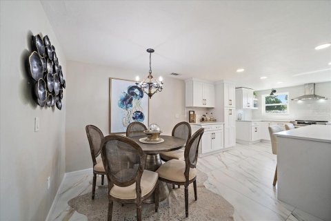 Villa ou maison à vendre à Sarasota, Floride: 2 chambres, 133.59 m2 № 2143655 - photo 17